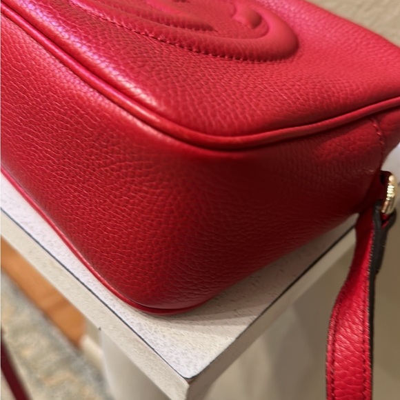 Like New! Authentic Gucci Red Leather Crossbody Bag - Picture 2 of 10